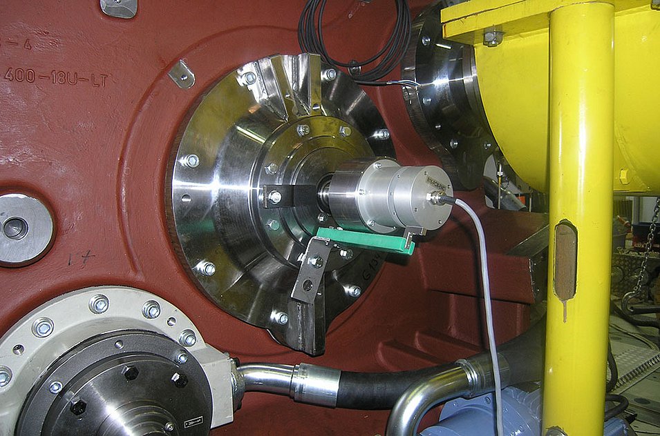 Force measurement with large gearbox test bench